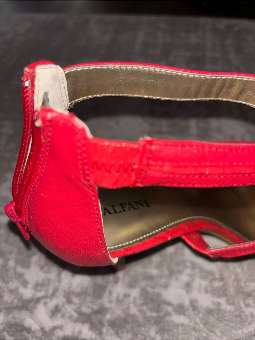Alfani bold red